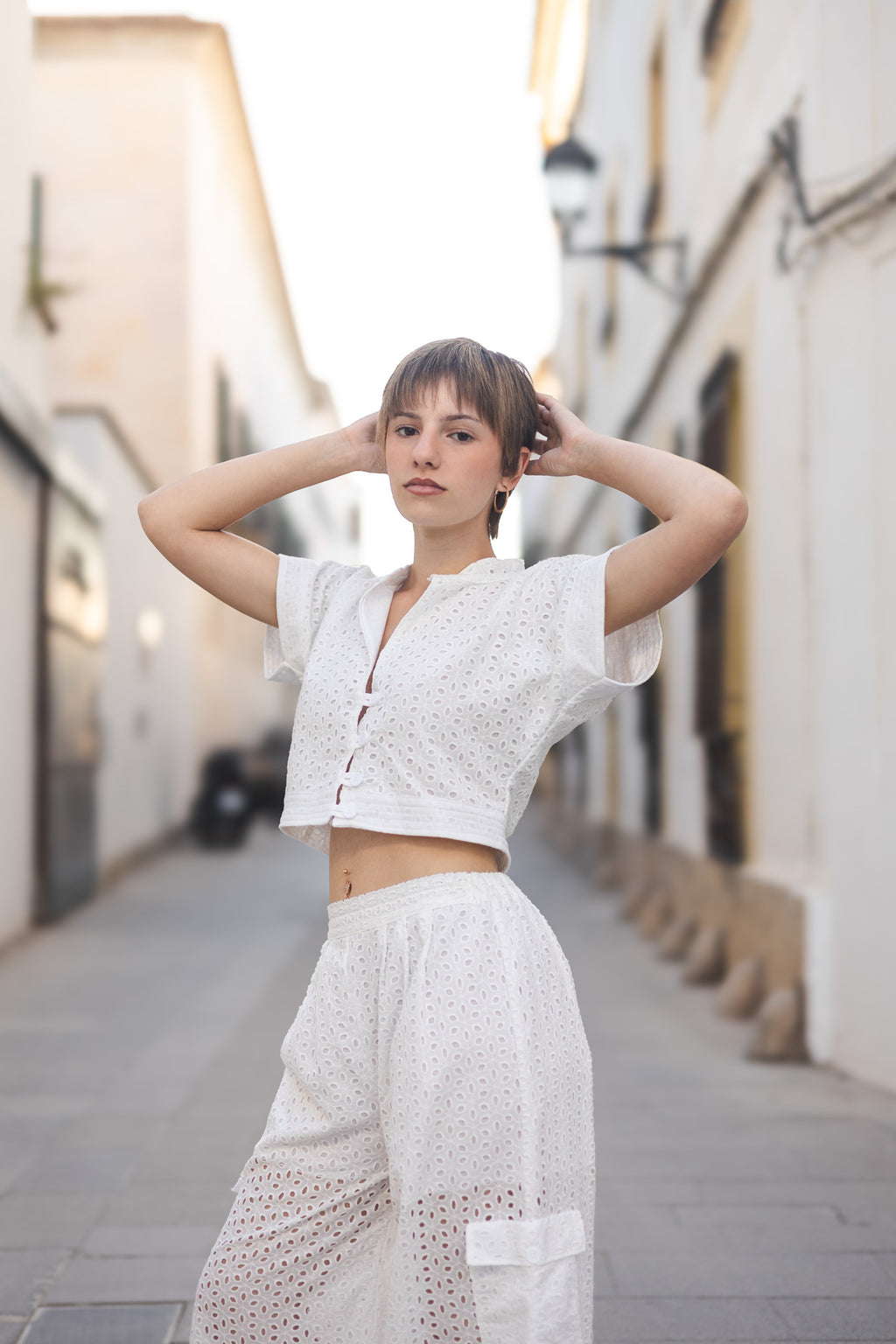 SENSEI BLOUSE | Blusa Crop Algodón Troquelado